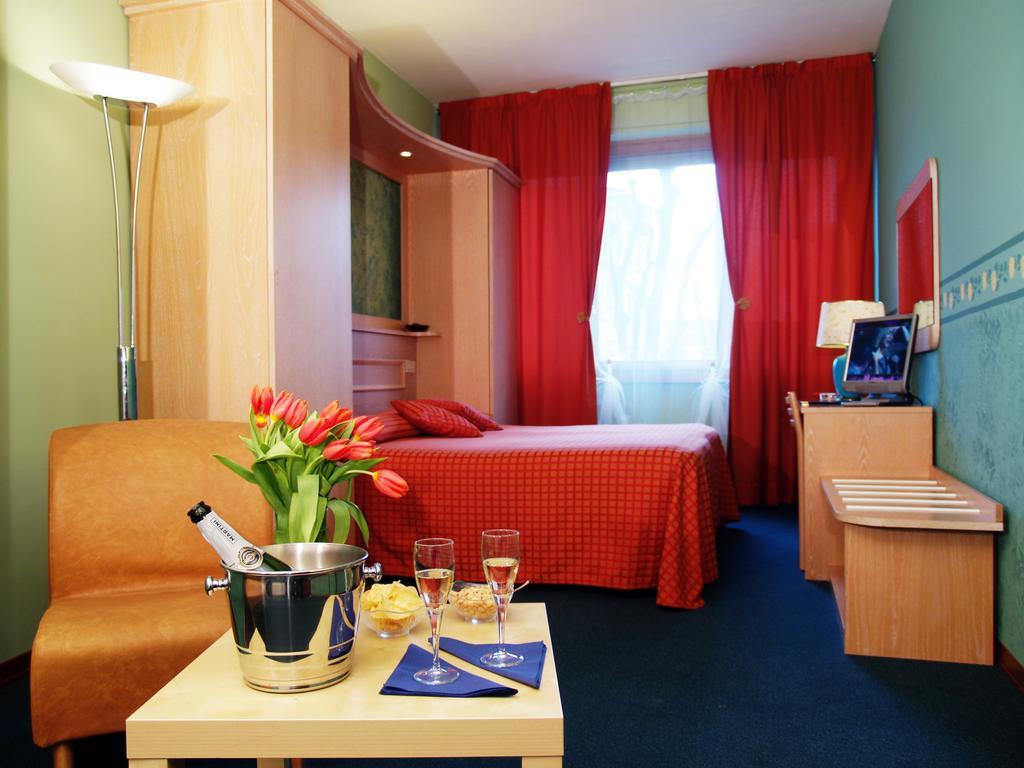 Hotel Meridiana Florens Exteriör bild