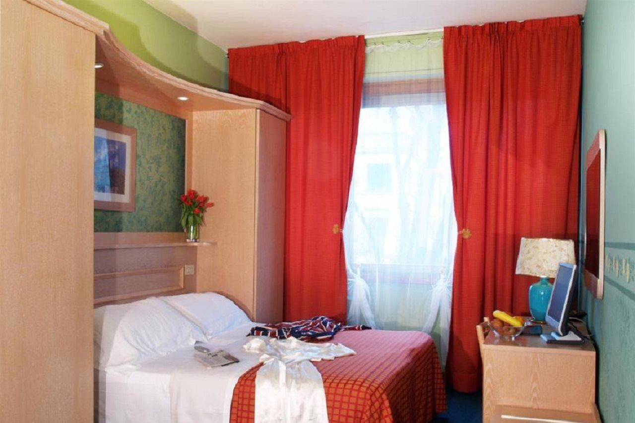Hotel Meridiana Florens Exteriör bild